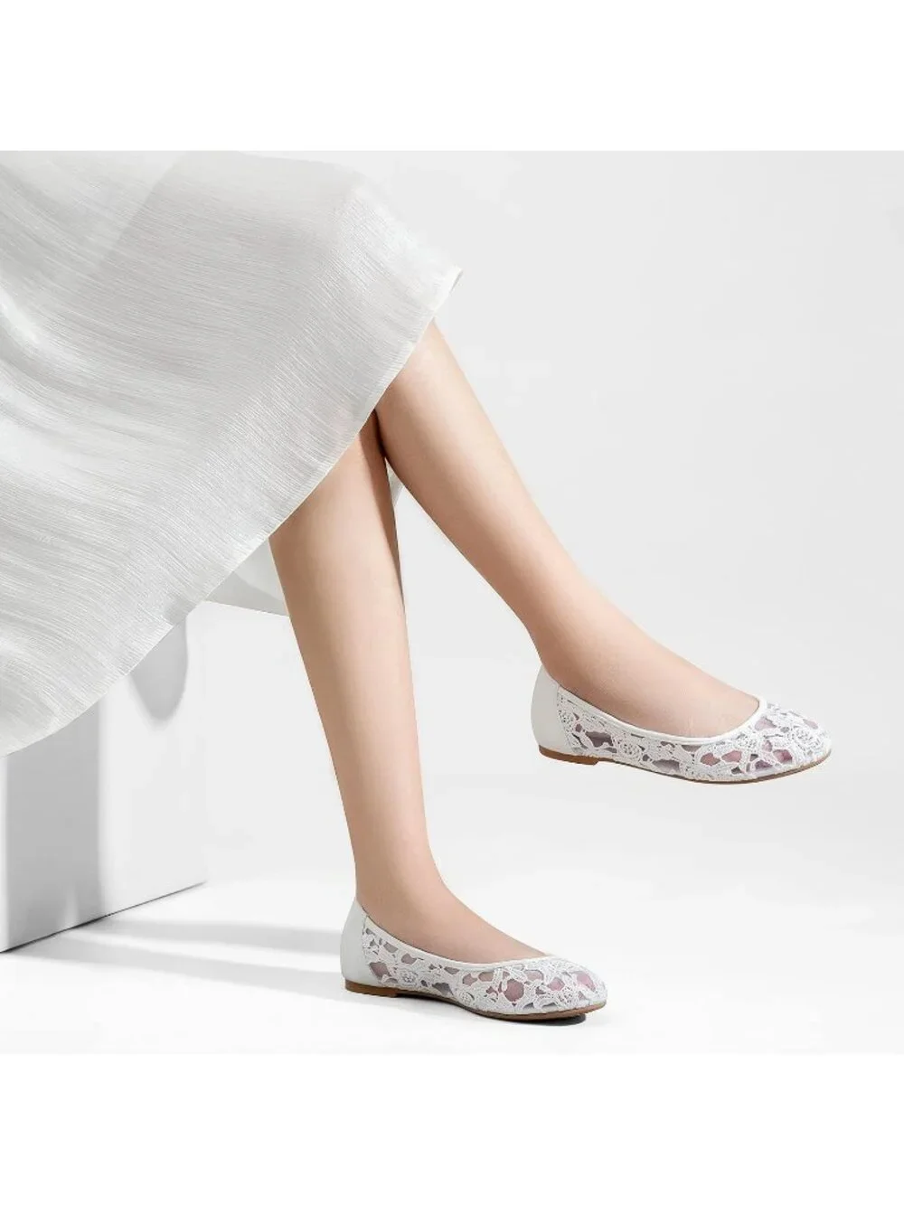 Women's White Lace Ballerina Flats Round Toe Slip on Floral Casual Dressy Shoes